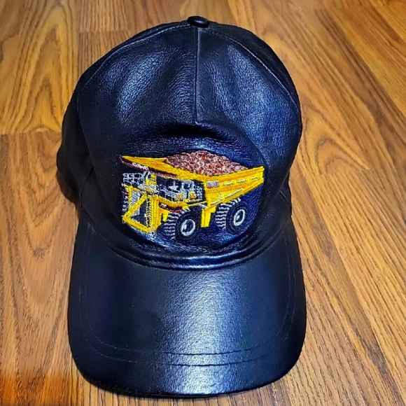 CAT Other - Vintage Leather CATAPILLER Dump Truck Hat Cap 797